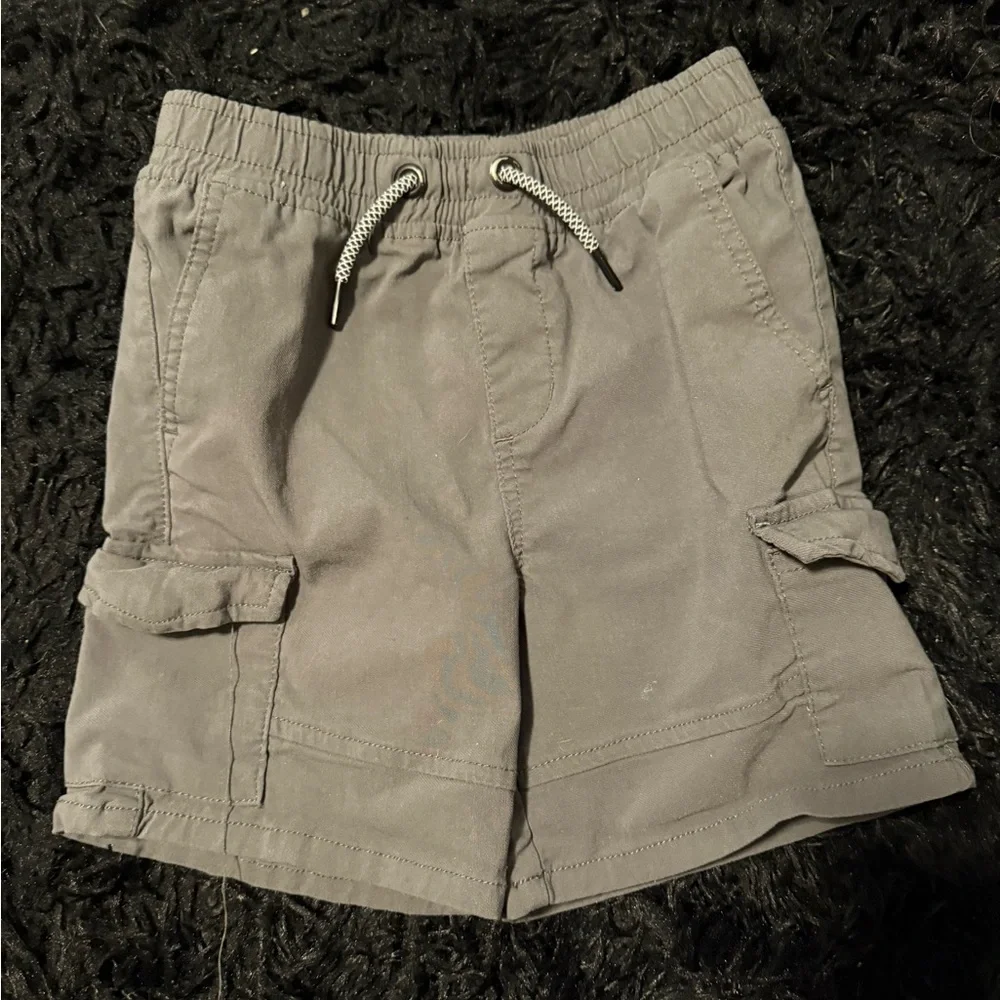 Bundle: Public Supply Co. Gray Cargo Shorts & button down short sleeve shirt